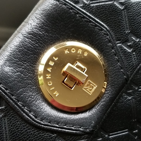 Michael Kors crossbody clutch - Picture 5 of 5